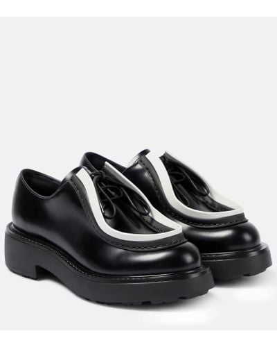 Prada Zapatos de piel con cordones - Negro