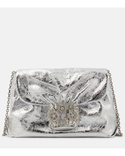 Roger Vivier Verzierte Clutch Drape Micro aus Metallic-Leder - Mettallic