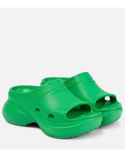 Balenciaga Sandales à enfiler vertes édition crocs