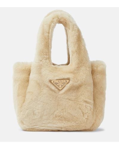 Prada Tote Mini aus Shearling - Natur