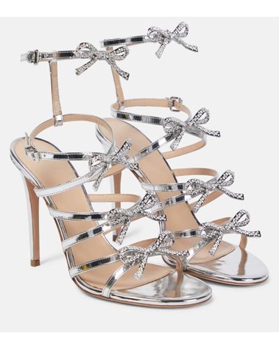 Giambattista Valli Silver Love Bow Embellished Sandals - Metallic