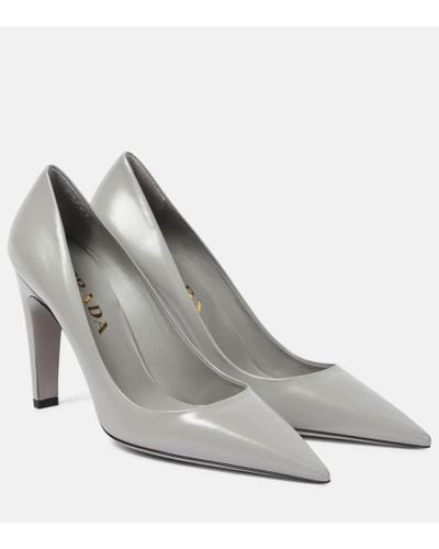 Prada Pumps aus Leder - Grau