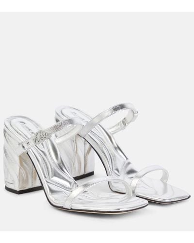 Alexander McQueen Sandalen aus Metallic-Leder - Weiß