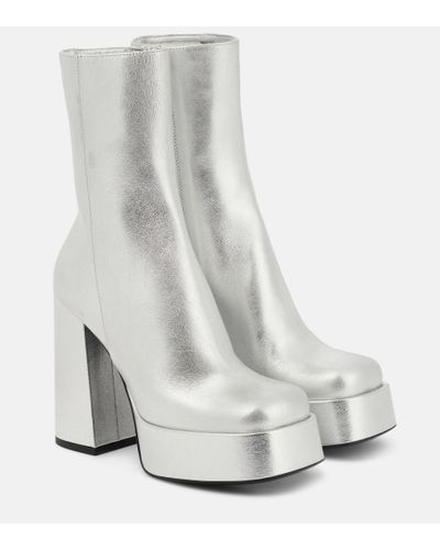 Versace Ankle Boots Aevitas aus Metallic-Leder - Weiß