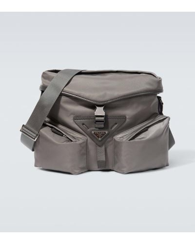 Prada Messenger Bag aus Re-Nylon mit Leder - Grau