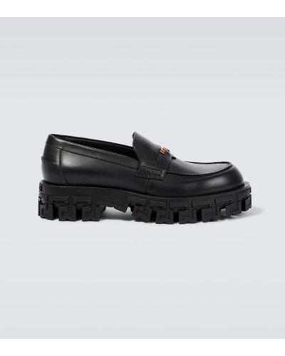 Versace Loafers Greca Portico aus Leder - Schwarz