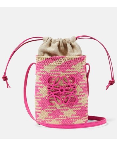Loewe Bucket-Bag Square Mini aus Raffiabast - Pink