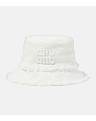 Miu Miu Sombrero de pescador de denim con logo - Blanco