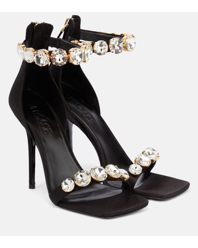 Versace Sandales en satin a ornements - Noir