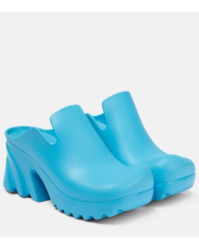 Bottega Veneta Chaussures à talon bottier flash bleues