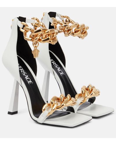 Scarpe col tacco Versace da donna | Sconto online fino al 50% | Lyst