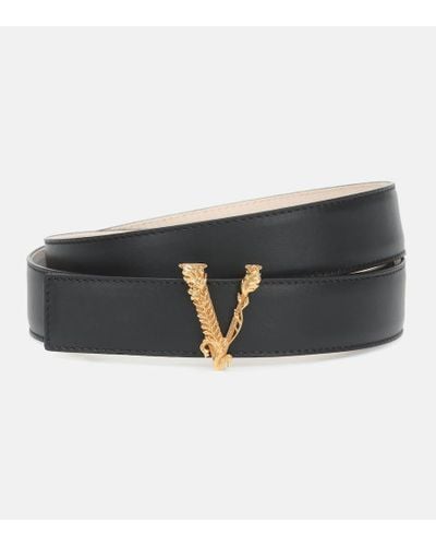 Versace Cinturón con inicial y motivo Barocco - Negro