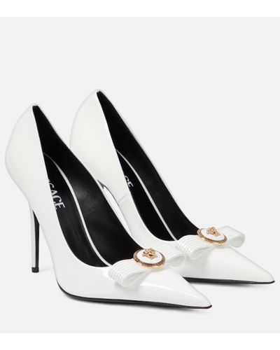 Versace Gianni Bow-detail Patent Leather Court Shoes - White