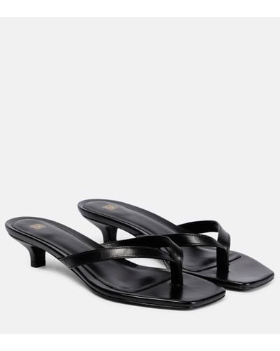 Totême Leather Thong Sandals - Black