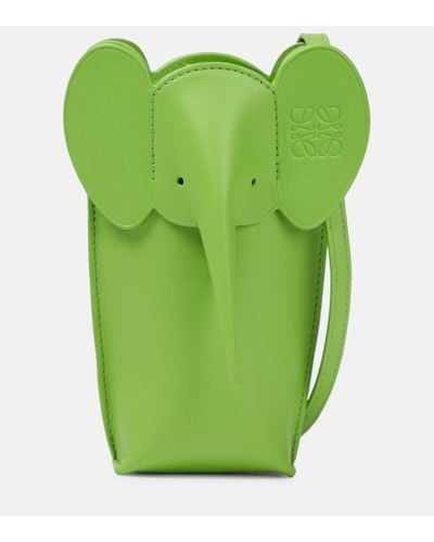 Loewe Schultertasche Elephant Pocket aus Leder - Grün
