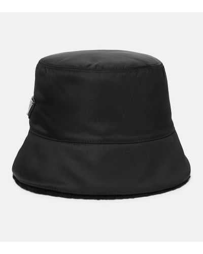 Prada Cappello da pescatore in Re-Nylon e shearling - Nero