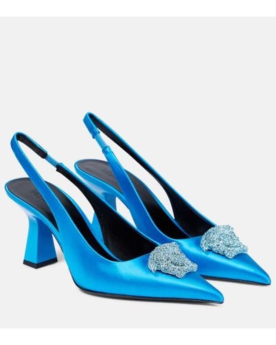 Versace Verzierte Slingback-Pumps La Medusa aus Satin - Blau