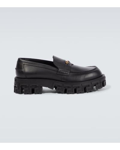 Versace Loafers Greca Portico aus Leder - Schwarz