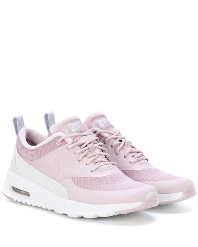 Nike Sneakers Air Max Thea aus Leder und Samt - Pink