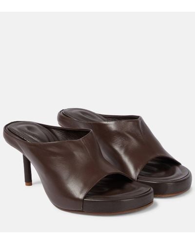 Jacquemus Les Mules Nuvola Leather Mules - Brown