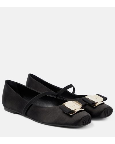 Ferragamo Ballerinas Zina T aus Satin - Schwarz