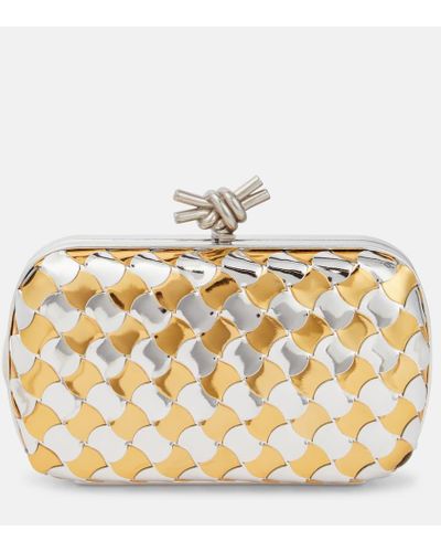 Bottega Veneta Clutch Knot de piel metalizada - Metálico