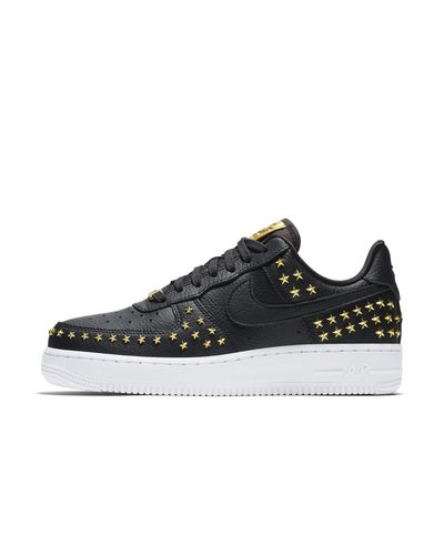 Air Force 1 - Sneakers nere con borchieNike in Pelle di colore Nero | Lyst