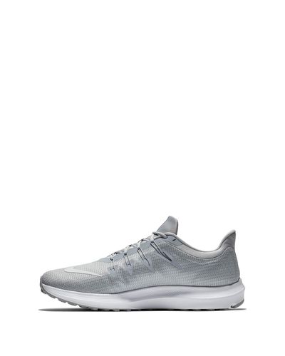 nike quest 4e running sneaker