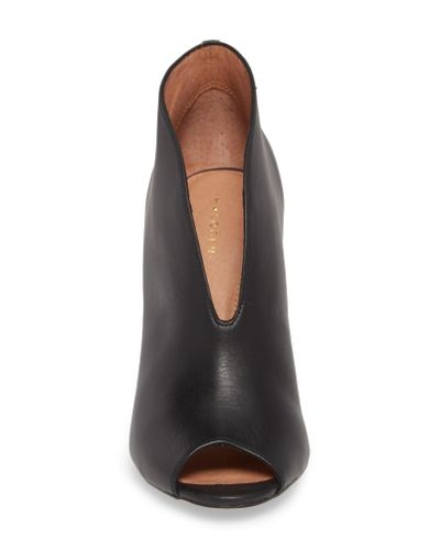 rowen bootie halogen