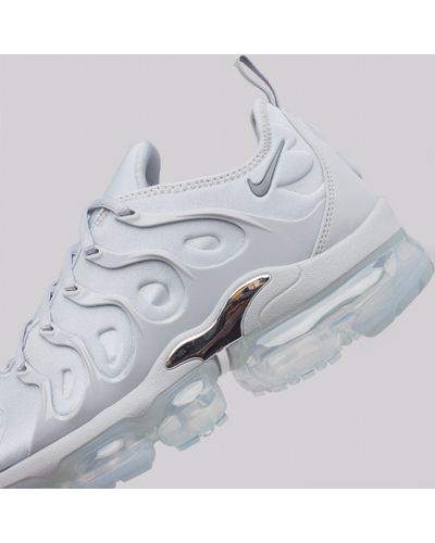 wolf grey air vapormax plus