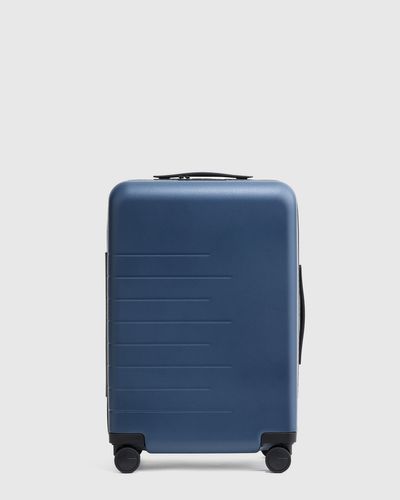 Quince Carry-On Hard Shell Suitcase 21", Polycarbonte - Blue