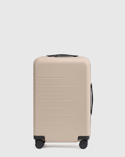 Quince Carry-On Hard Shell Suitcase 21", Polycarbonte - Natural