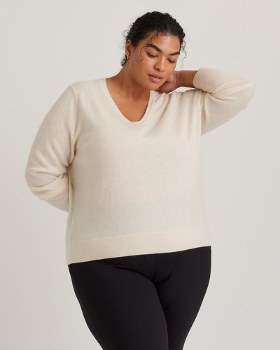 Quince Mongolian Cashmere V-Neck Sweater - Natural