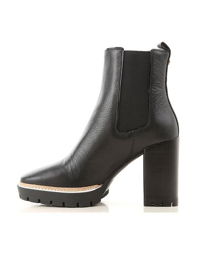 the perfect black boot