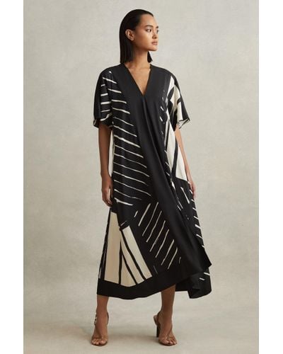 Reiss Cami - Black/white Printed Fit And Flare Midi Dress - Multicolour