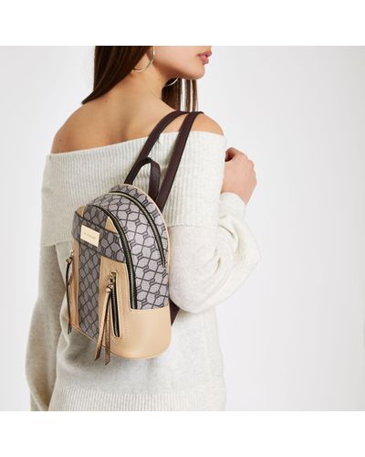 small backpack river island