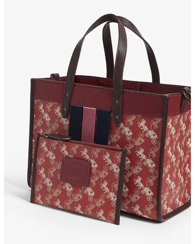 field tote 30 with horse and carriage print