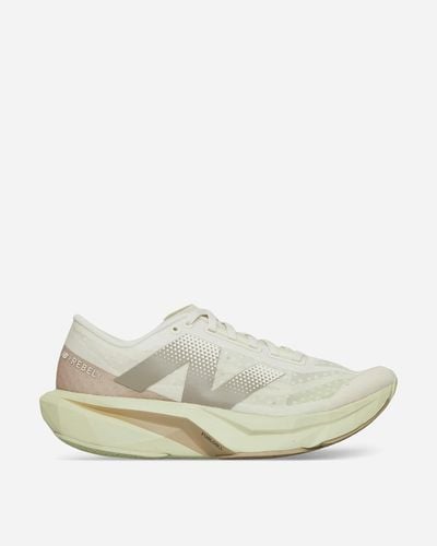 New Balance Fuelcell Rebel V4 Trainers Khaki - White
