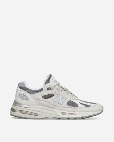 New Balance Made In Uk 991v2 Trainers Nimbus Cloud / Silver - White