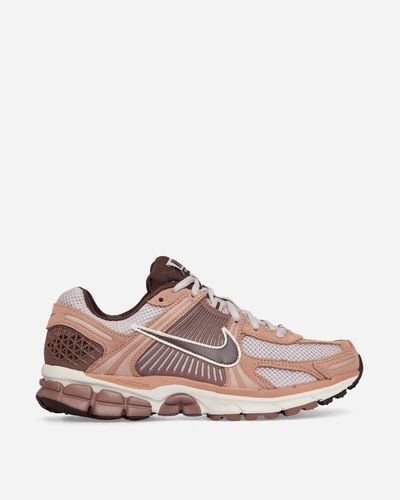 Nike Zoom Vomero 5 Trainers Dusted Clay / Earth - Pink
