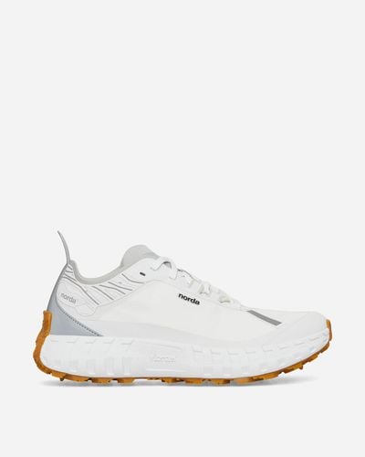 Norda 001 Sneakers Gum - White