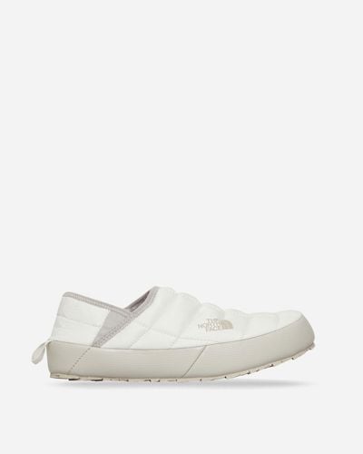 The North Face Wmns Thermoball V Traction Mules Gardenia - White
