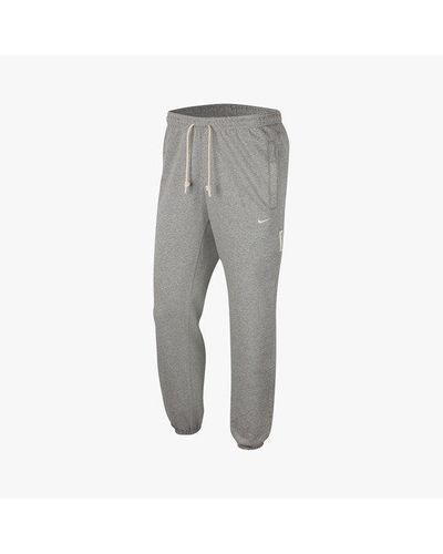 nike standard issue cargo