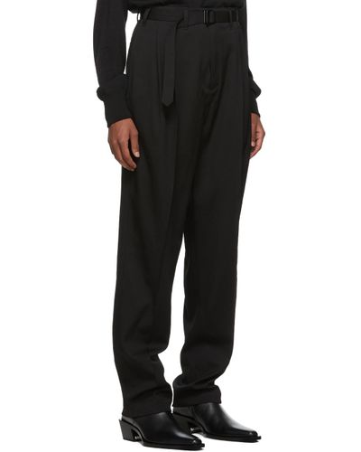 い出のひと時に、とびきりのおしゃれを! lemaire BELTED PLEAT PANTS - スラックス