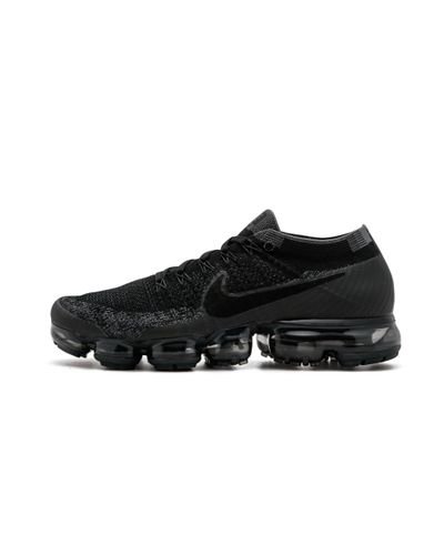 mens vapormax triple black