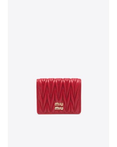 Miu Miu Small Logo Plaque Quilted Leather Wallet - Red