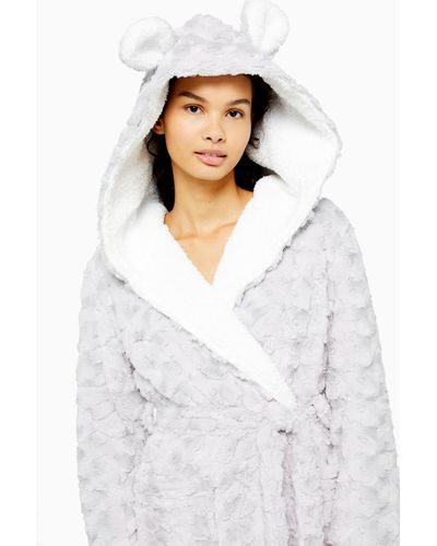 flowy robe with fur