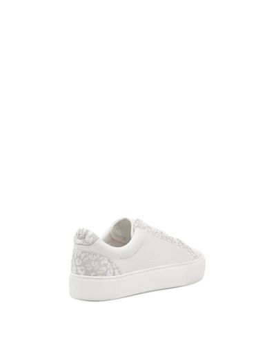 zilo snow leopard trainer