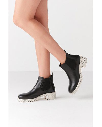maci zippered ankle boot