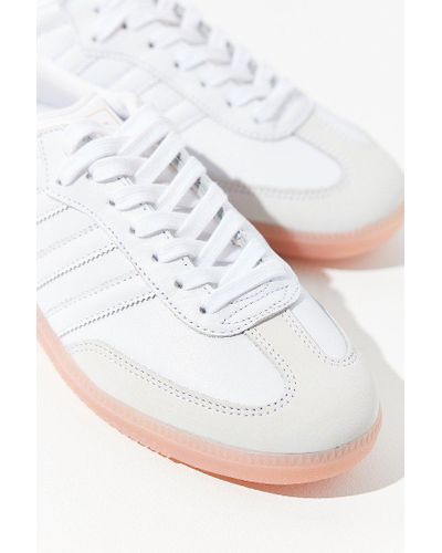 adidas sneakers pink sole